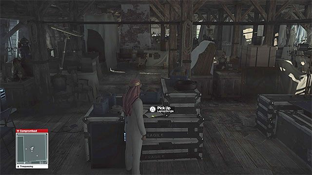 Pendrive jest na strychu w obszarze z kilkoma ochroniarzami - Hitman: Przebrania i ważne przedmioty, Paryż - The Showstopper | Solucja - Hitman - poradnik do gry