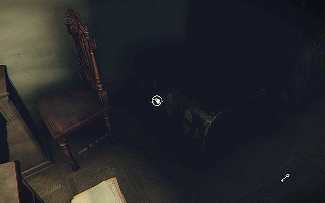 Idź ścieżką do końca - dojdziesz w okolice kraty - obróć się i widzisz pokój - Krok 3 - Podkład | Opis przejścia Layers of Fear - Layers of Fear - poradnik do gry