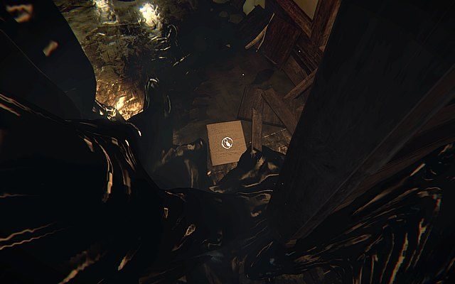 Krok szósty - znajdziesz ją tuż za drzwiami, w korytarzu z naszyjnikiem, leżącą na podłodze - Pamiątki rodzinne | Sekrety Layers of Fear - Layers of Fear - poradnik do gry