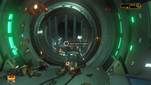 Wyjście przez śluzę pozwoli ci ponownie wcielić się w Clanka. - Ratchet & Clank: Planeta Nebula G34 - solucja, opis przejścia, wszystkie zadania - Ratchet & Clank - poradnik do gry