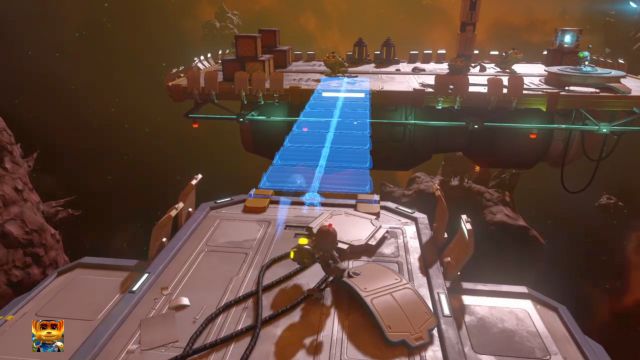 Za tą kładką znajdziesz Raritarium. - Ratchet & Clank: Planeta Nebula G34 - solucja, opis przejścia, wszystkie zadania - Ratchet & Clank - poradnik do gry