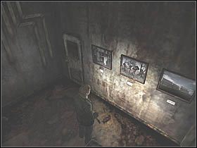 Wróć na korytarz i przejdź na jego koniec, gdzie znajdują się drzwi - Silent Hill Historical Society | Silent Hill 2 - Silent Hill 2 - poradnik do gry