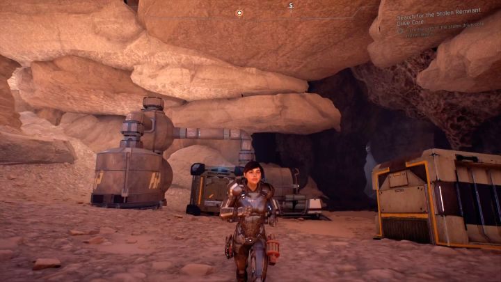 Widoczne w tle wejście do jaskini. - Poszukaj skradzionego rdzenia napędu | Elaaden | Zadania w Helejosie w Andromeda - Mass Effect: Andromeda - poradnik do gry
