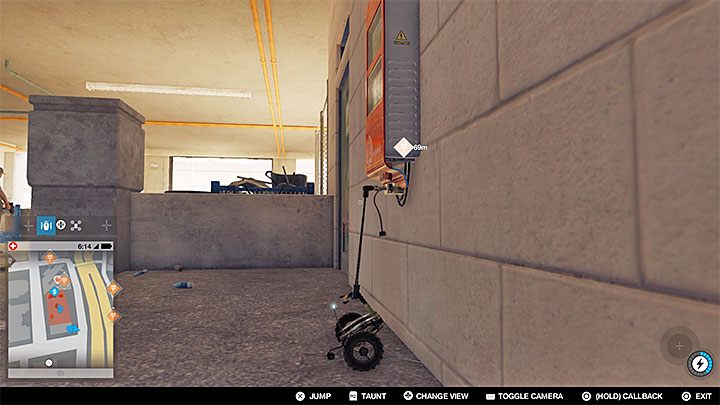 Po tym jak skoczek znajdzie się na wyższym poziomie parkingu rozpocznij podróż nim ku górnym piętrom, wykorzystując do tego celu klatkę schodową - Watch Dogs 2: Malowanie, solucja, operacje poboczne - Watch Dogs 2 - poradnik do gry