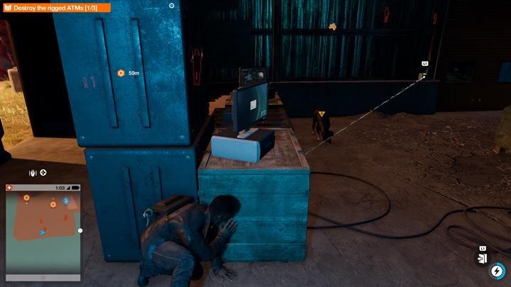 Magazyn na tyle obszaru strzeżonego jest idealnym miejscem na wabienie kolejnych przeciwników - Watch Dogs 2: Wojna Hakerów, solucja, operacje główne - Watch Dogs 2 - poradnik do gry