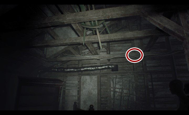 Kable, które musisz wskazać sztuczną dłonią - Resident Evil 7: Beginning Hour - Odnalezienie brudnej monety i zamordowanych - Resident Evil 7 - poradnik, solucja
