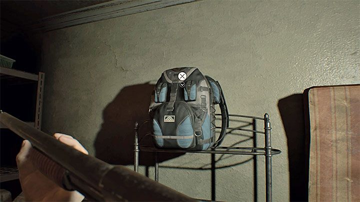 Drugi plecak znajduje się w schowku w głównej sypialni - Resident Evil 7: Osiągnięcia, trofea - lista - Resident Evil 7 - poradnik, solucja