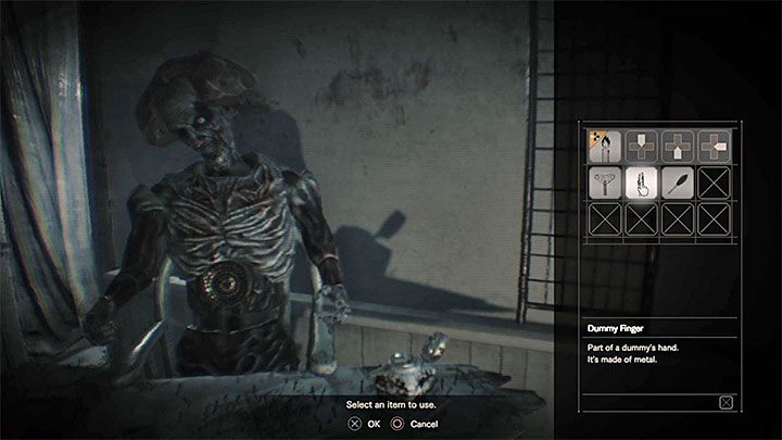 Musisz użyć kilku przedmiotów na manekinie (w odpowiedniej kolejności!) - Resident Evil 7: Nim zdmuchniesz świeczki / Out Before Dessert - jak zdobyć? - Resident Evil 7 - poradnik, solucja