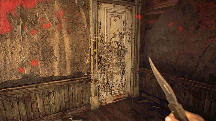 Wymagania: Musisz z pomocą noża oczyścić drzwi z insektów - Resident Evil 7: Rachu-ciachu! / Slash Slash, Slashity Slash! - jak zdobyć? - Resident Evil 7 - poradnik, solucja