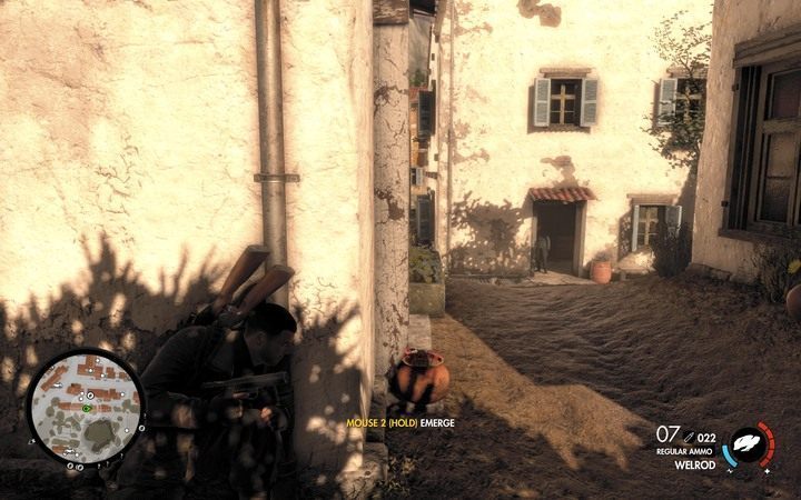 Oficera najlepiej dorwać w domu, w którym przebywa - Zdobądź pierwszy dokument i kody do radia w lokacji Klasztor Abrunza - Sniper Elite 4 - poradnik do gry
