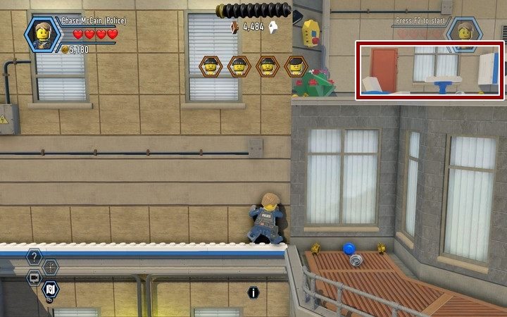 Dostań się dwa piętra wyżej i przebuduj zestaw mebli na katapultę - Budynek stacji telewizyjnej | Rozdział 2 w Lego City: Tajny Agent - LEGO City: Tajny Agent - poradnik do gry