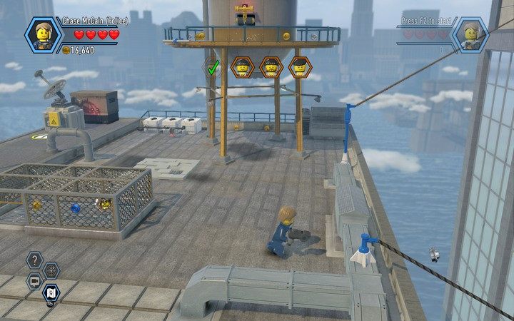Wskocz na linę, by przedostać się na kolejny budynek - Budynek stacji telewizyjnej | Rozdział 2 w Lego City: Tajny Agent - LEGO City: Tajny Agent - poradnik do gry
