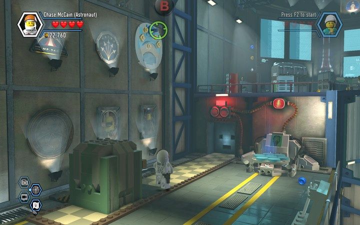 Wyciągnij brakujące klocki ze ściany z użyciem liny i odbuduj ścieżkę - Hangar | Rozdział 7 w Lego City: Tajny Agent - LEGO City: Tajny Agent - poradnik do gry