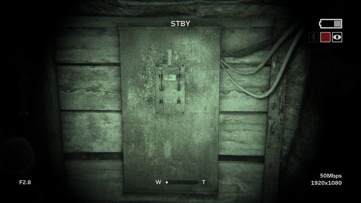 Na lewo od korytarza z wystającymi przewodami jest jeden wyłącznik prądu - Odrodzenie Vala | Opis przejścia Outlast 2 - Outlast 2 - poradnik do gry