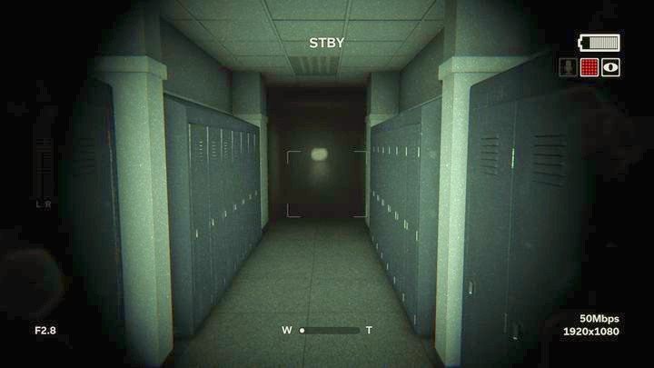 W miejscu w którym wcześniej widziałeś wisielca na początku etapu teraz są drzwi - Wewnętrzny demon | Opis przejścia Outlast 2 - Outlast 2 - poradnik do gry