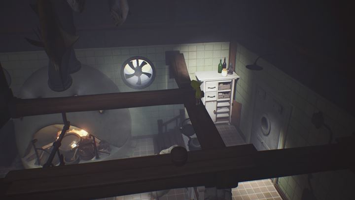 Przejdź rusztowaniami na drugą stronę. - Little Nightmares: 1 spotkanie z kucharzem - solucja, opis przejścia - Little Nightmares - poradnik do gry