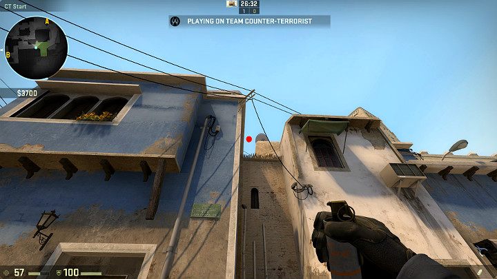 Powyższy rzut możesz wykonać stojąc na miejscu odrodzenia Antyterrorystów - Mirage | Mapy turniejowe | CS GO - CS GO - poradnik do gry