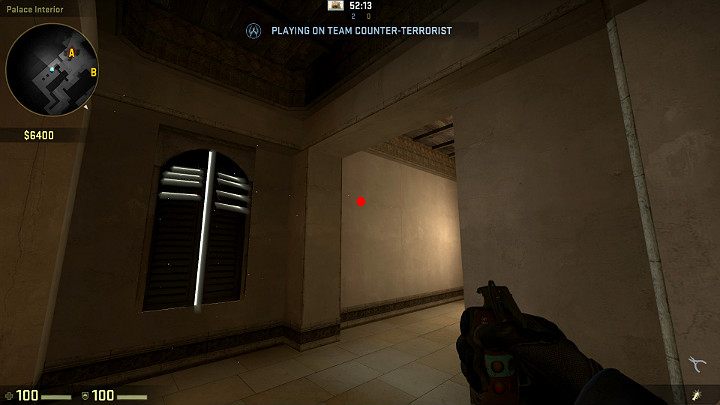 Ustaw się wewnątrz pałacu zaraz obok pierwszego filaru i wyceluj w oznaczony na obrazku punkt - Mirage | Mapy turniejowe | CS GO - CS GO - poradnik do gry
