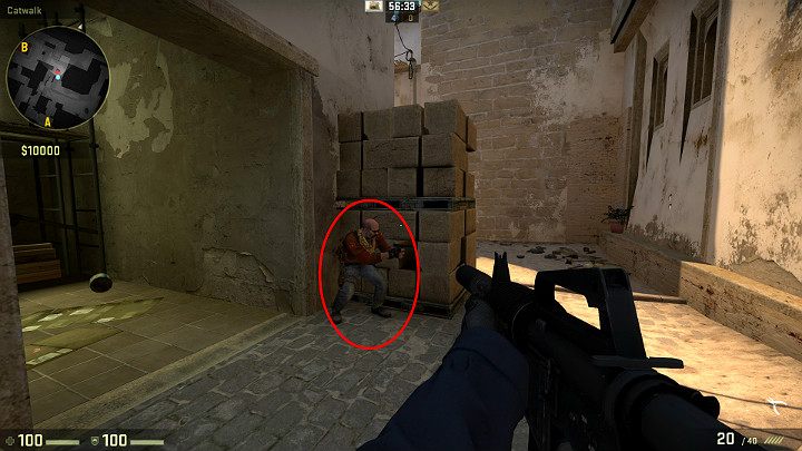 Poproś sojusznika o ukucnięcie we wskazanym miejscu, aby mieć możliwość wskoczenia na przeszkodę - Mirage | Mapy turniejowe | CS GO - CS GO - poradnik do gry