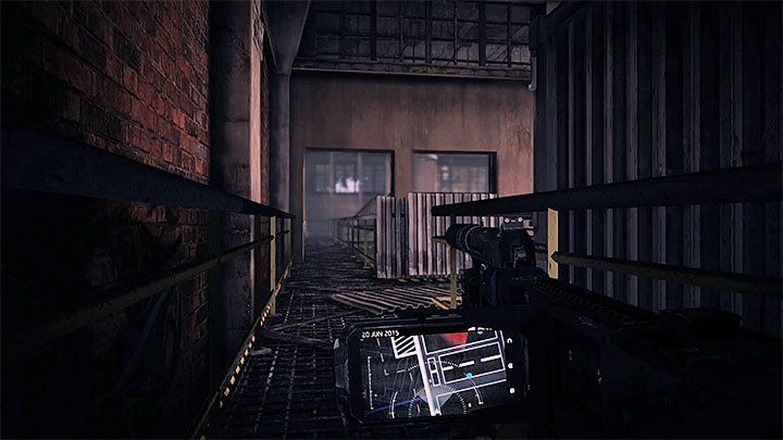 Skradaj się po balkonikach pozostając przez cały czas blisko lewej ściany budynku - Dotarcie do Jaspera zanim zostanie zamordowany | Black | Opis przejścia - Get Even - poradnik do gry