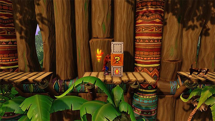 Już od samego początku etapu będziesz napotykał metalowe skrzynie katapultujące Crasha - The Great Gate | Crash Bandicoot - N. Sanity Island - Crash Bandicoot N. Sane Trilogy - poradnik do gry