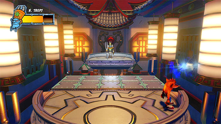 Jedyną zmianą w drugiej fazie bitwy jest to, że boss wyśle w stronę Crasha co najmniej jeden niebieski pocisk - A Nefarious Trophy | Crash Bandicoot 3 | Trofea - Crash Bandicoot N. Sane Trilogy - poradnik do gry