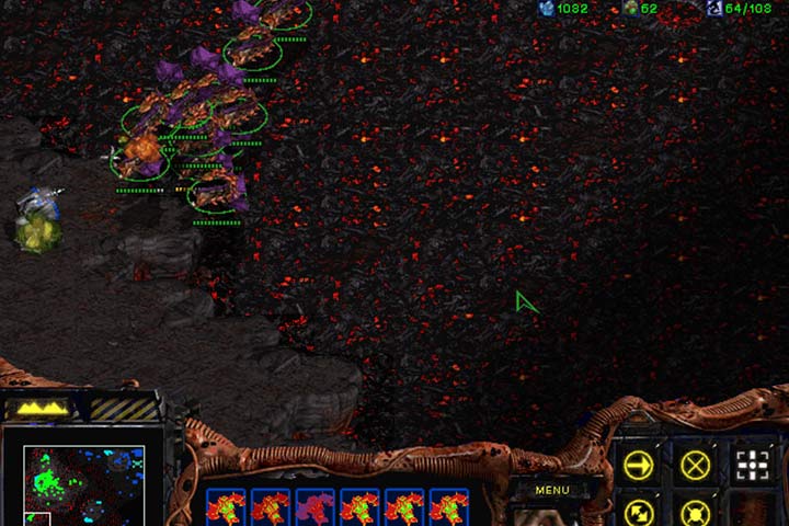 Zniszcz samotną wieżyczkę przy lewej krawędzi, a następnie zrzuć wojska lądowe na wzniesienie poniżej. - Misja 4 - Agent of the Swarm | Kampania Zergów | StarCraft Remastered - StarCraft: Remastered - poradnik do gry
