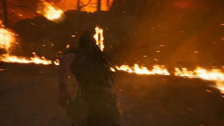 Trzymaj się prawej linii ognia. - Hellblade Senuas Sacrifice: Drugie płomienne wrota, Siedziba Surta - Hellblade: Senuas Sacrifice - poradnik do gry