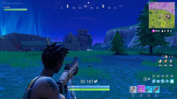 Po dwóch sekundach od kucnięcia twoja szansa na trafienie będzie największa. - Jak strzelać w Fortnite Battle Royale? - Fortnite: Battle Royale - poradnik do gry