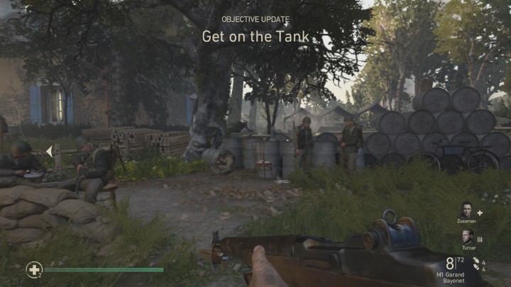 Tuż po odzyskaniu kontroli nad postacią, skieruj się na prawo w stronę żołnierzy widocznych na powyższym obrazku - Call of Duty WW2: Operacja Kobra - Pamiątki, sekrety, znajdźki - Call of Duty: WW2 - poradnik do gry
