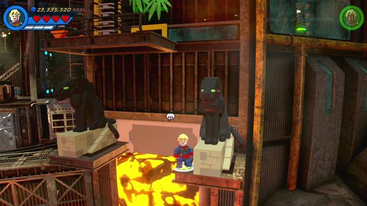 Zaraz pod balkonem, na końcu lokacji znajdziesz dwa posągi - Sekrety Misja 4 - Małpie figle | LEGO Marvel Super Heroes 2 - LEGO Marvel Super Heroes 2 - poradnik do gry