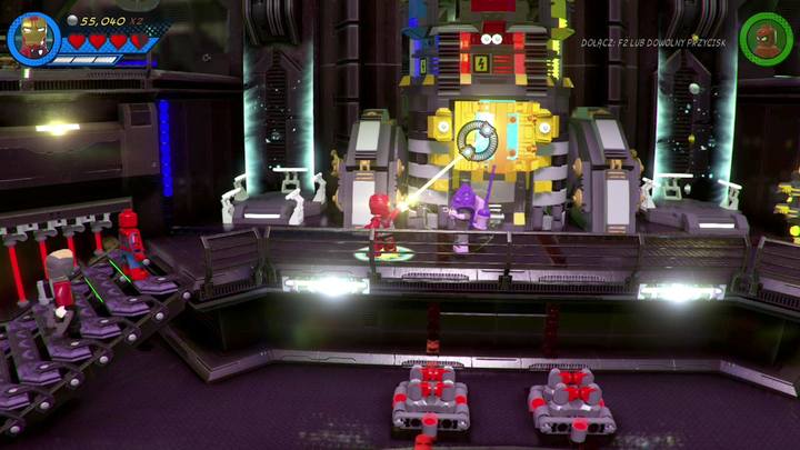Teraz możesz wyjść Iron Manem z pomieszczenia korzystając z czerwonego przycisku / teleportera i udaj się na dolny pokład - Misja 19 - Na ostrzu miecza | Solucja LEGO Marvel Super Heroes 2 - LEGO Marvel Super Heroes 2 - poradnik do gry