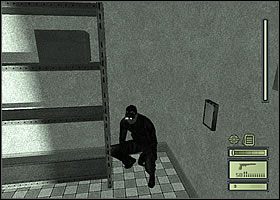 Po schodach zejdź do pomieszczenia ze strażnikiem oraz cywilem - Etap 3 (2) | Police Station | Tom Clancys Splinter Cell - Tom Clancys Splinter Cell - poradnik do gry