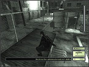 Opuść się w dół i poczekaj, aż ten patrolujący strażnik zacznie iść w prawo - Etap 1 (1) | Abattoir | Tom Clancys Splinter Cell - Tom Clancys Splinter Cell - poradnik do gry