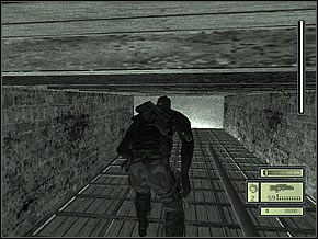 Przejdź nim szybko w prawo i zeskocz w dół przez dziurę za zakrętem - Etap 1 (3) | Abattoir | Tom Clancys Splinter Cell - Tom Clancys Splinter Cell - poradnik do gry