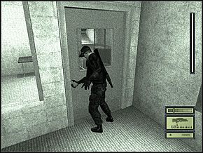 Otwórz wytrychem drzwi do oświetlonego pokoiku, po czym przywołaj windę - Etap 2 (2) | CIA HQ | Tom Clancys Splinter Cell - Tom Clancys Splinter Cell - poradnik do gry