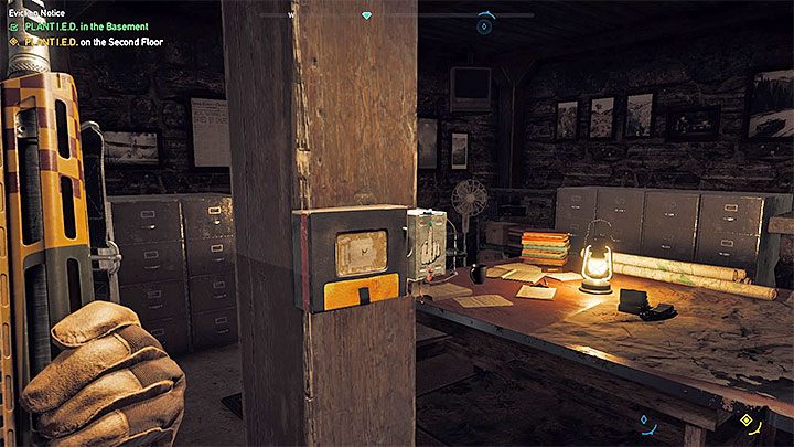 Kolejny krok to podłożenie dwóch ładunków wybuchowych - jednego w piwnicy i jednego na drugim piętrze - Nakaz eksmisji | Góry Whitetail | Solucja Far Cry 5 - Far Cry 5 - poradnik do gry