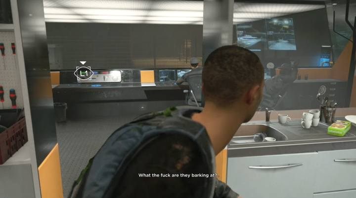Dopóki stoisz za regałami, strażnicy cię nie namierzą - Części zamienne | Markus | Solucja Detroit Become Human - Detroit Become Human - poradnik do gry