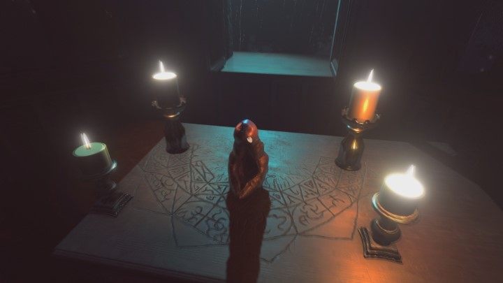 W pokoju podnieś figurkę stojącą na biurku - Posiadłość Yelvertonów, solucja - Lust for Darkness - poradnik do gry