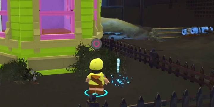 Russell może pomóc ci także z innymi poszlakami na mapie - Czerwone klocki (Superkonstrukcje) w LEGO Iniemamocni - LEGO Iniemamocni - poradnik do gry