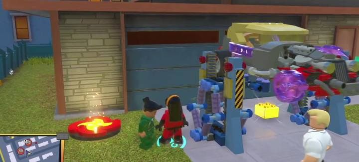 Fioletowe klocki przy samochodzie - Dzielnica Mieszkalna| Wyzwania, sekrety i złote klocki w grze LEGO Iniemamocni - LEGO Iniemamocni - poradnik do gry
