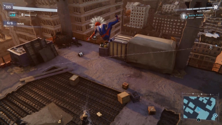 Jeśli zostaniecie w jakimś momencie wykryci lub zrezygnujecie całkowicie ze skradania się, czekać Was będzie bezpośrednia konfrontacja z wrogami - Marvels Spider-Man: Kryjówka Fiska (Fisk Hideout) - solucja, opis przejścia - Marvels Spider-Man - poradnik do gry
