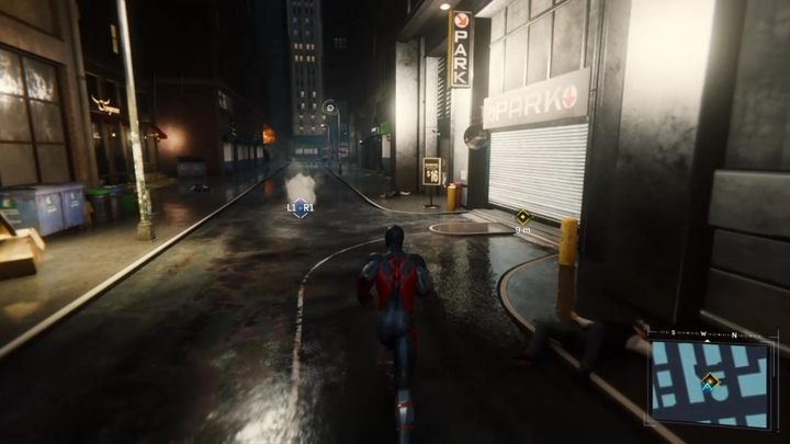 Na początku misji, pomóżcie policji w walce z bandytami - Marvels Spider-Man: Z deszczu pod rynnę... (Up the Water Spout...) - solucja, opis przejścia - Marvels Spider-Man - poradnik do gry