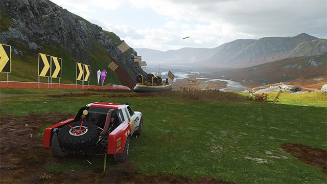 Co jakiś czas odblokujesz wyścig pokazowy z wyjątkowym przeciwnikiem. - Rodzaje wyścigów i aktywności w Forza Horizon 4 - Forza Horizon 4 - poradnik do gry