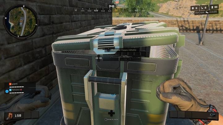 Skrzynie takie jak te, które spadają z samolotu, można czasem odnaleźć już rozrzucone nielicznie w świecie gry - Zrzuty zaopatrzenia w trybie Blackout - Call of Duty Black Ops 4 - poradnik do gry