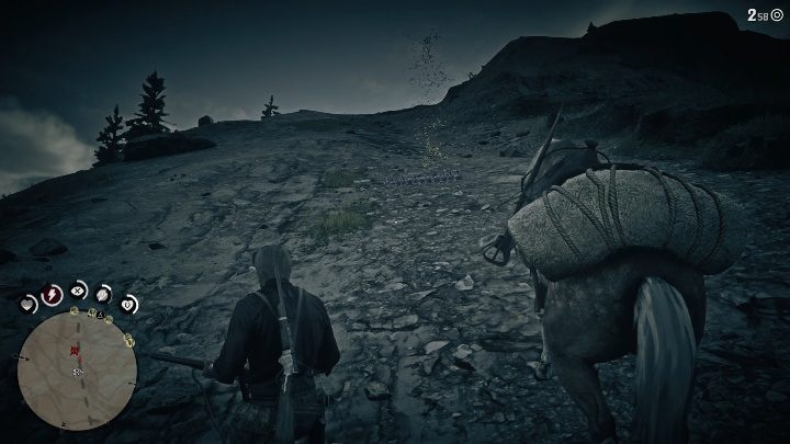 Kości te znajdują się na zboczu góry, musisz wbiec pod górę i uważać, żeby z niej nie spaść - Red Dead Redemption 2: Kości dinozaurów - Sekrety i znajdźki - Red Dead Redemption 2 - poradnik do gry