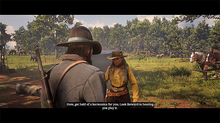 Po zaliczeniu misji możesz odnaleźć Sadie w obozie i podarować jej harmonijkę - przytrzymaj lewy trigger i wciśnij przycisk podarowania przedmiotu - Red Dead Redemption 2: Harmonijka - jak znaleźć? Zastosowanie - Red Dead Redemption 2 - poradnik do gry