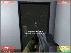 Zanim ruszysz dalej dokładnie zbadaj cały terminal ponieważ jednym z podstawowych celów misji jest pozbycie się WSZYSTKICH terrorystów - Zadanie 5 - OPIS PRZEJŚCIA - Tom Clancys Rainbow Six 3: Raven Shield - poradnik do gry