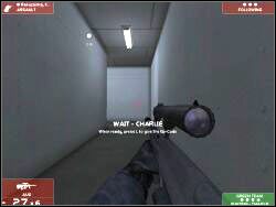 Po przeprowadzeniu wspólnej akcji dosłownie na chwilę rozdzielisz się z drużyną zielonych - Zadanie 7 - OPIS PRZEJŚCIA - Tom Clancys Rainbow Six 3: Raven Shield - poradnik do gry