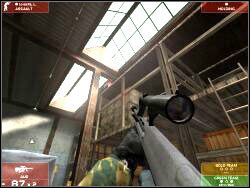 NIEMAL WSZYSTKICH wrogów znajdziesz na górze (patrz na screena) - Zadanie 8 - OPIS PRZEJŚCIA - Tom Clancys Rainbow Six 3: Raven Shield - poradnik do gry